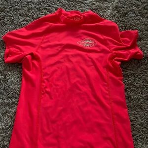 NEON PINK BILLABONG RASH GUARD!